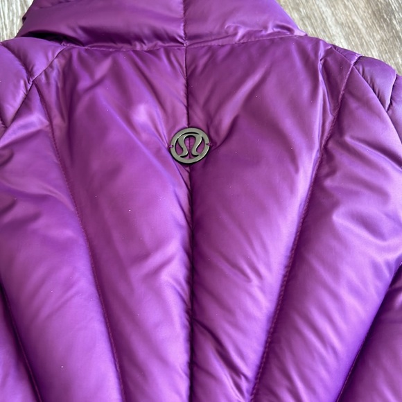 Gorgeous woman’s reversible lululemon vest - Picture 5 of 5